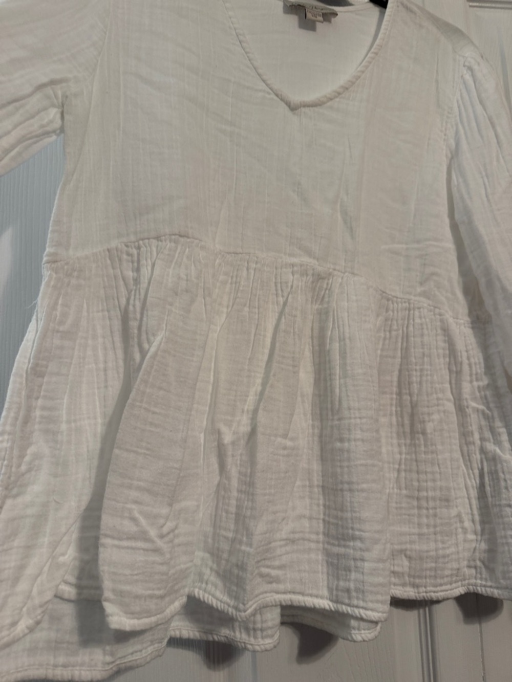Women's V-Neck Long-Sleeve Top - White - Picture 4 of 6